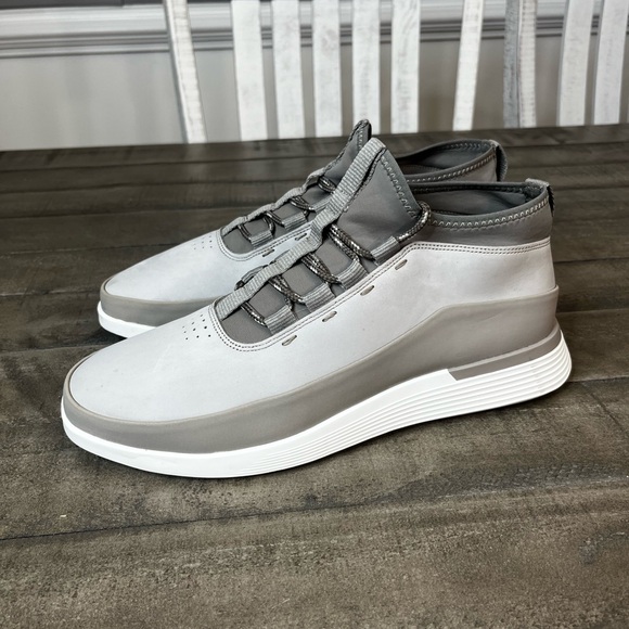 WOLF & SHEPHERD Crossover Mid Mens 
Mocha White Gray Suede Sz 10 - Picture 1 of 5